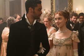 BRIDGERTON (L to R) REG-JEAN PAGE as SIMON BASSET and PHOEBE DYNEVOR as DAPHNE BRIDGERTON in episode 102 of BRIDGERTON Cr. LIAM DANIEL/NETFLIX © 2020